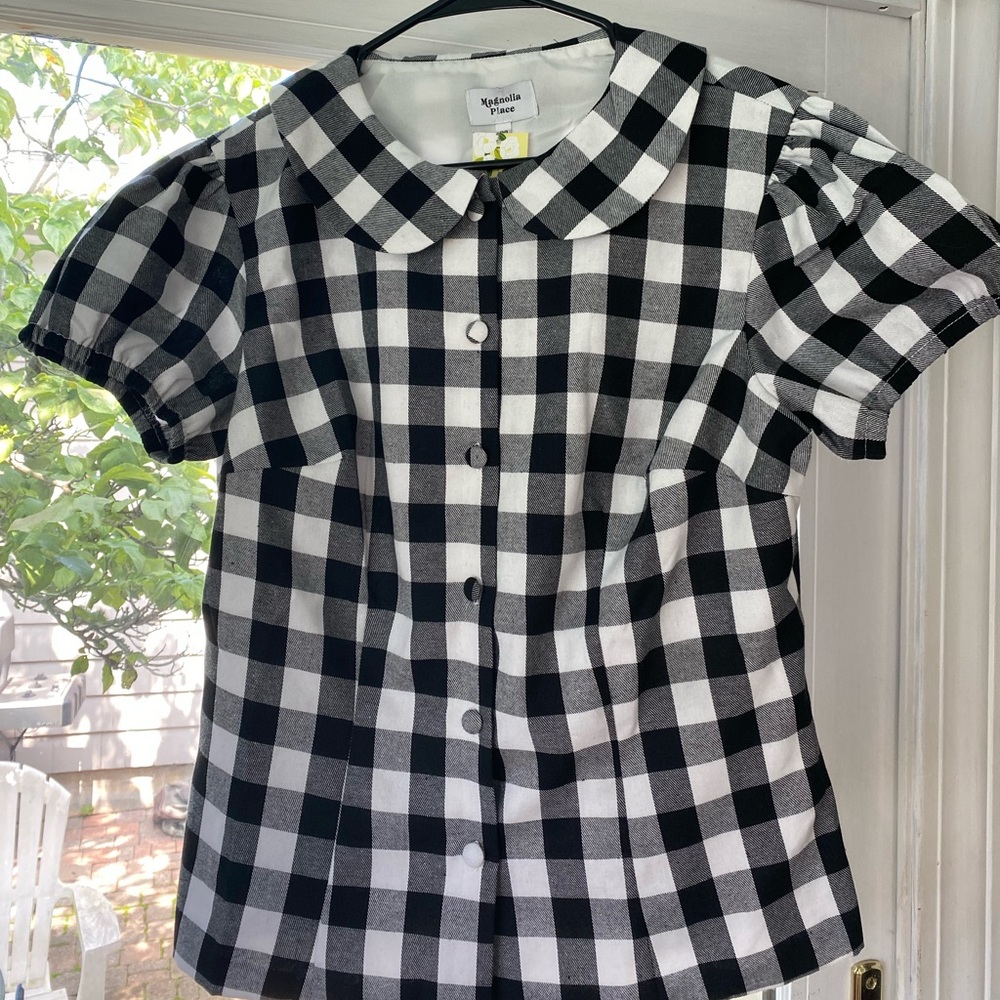 NWT Magnolia Place B&W Plaid Blouse